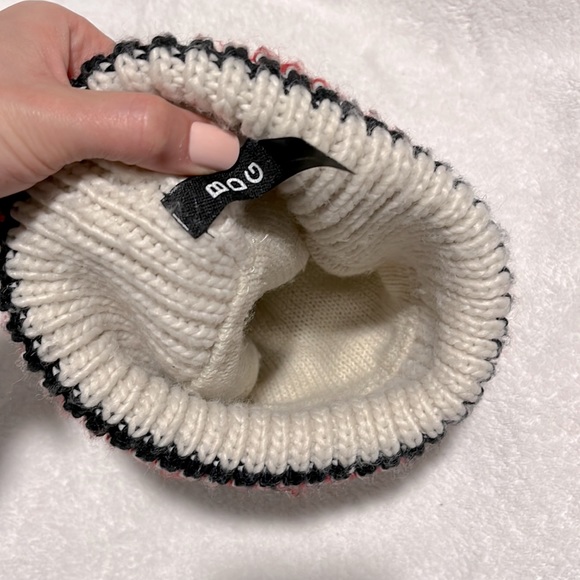 J crew white knit Pom Pom winter hat - Picture 2 of 2